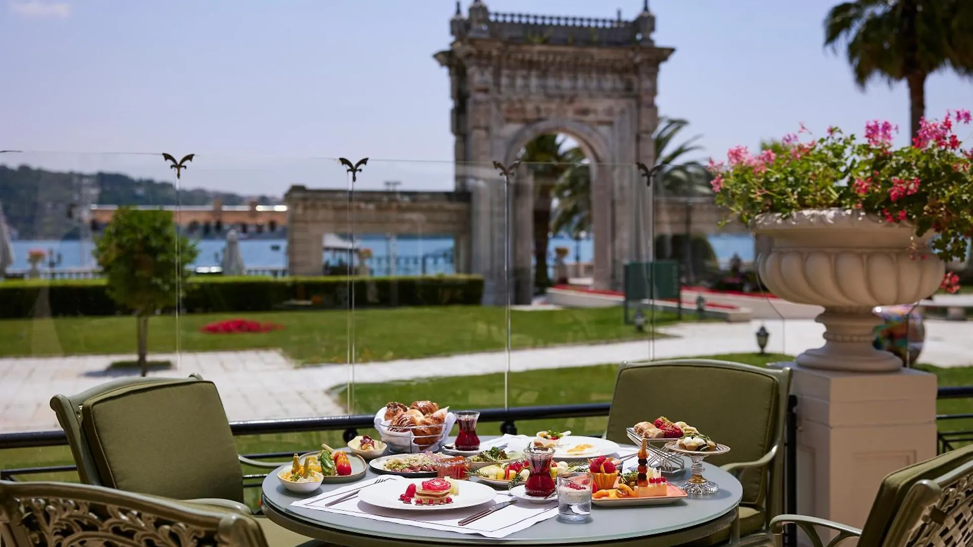 Ciragan Palace Kempinski Istanbul 5*,